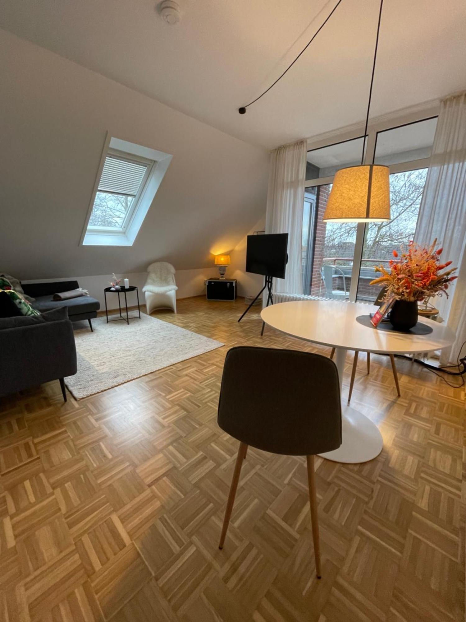 Sonnige Dachwohnung Nahe Dem Klinikum. *