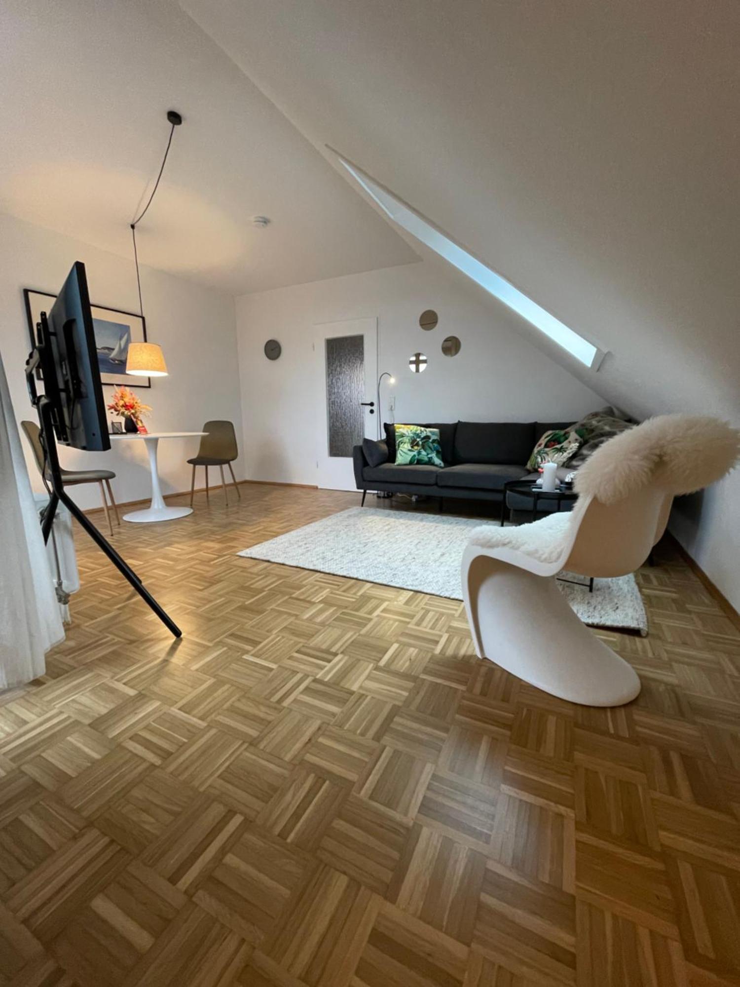 Apartment Sonnige Dachwohnung Nahe Dem Klinikum.
